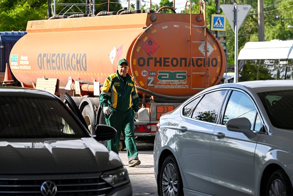 Mengapa Bensin Impor Belum Menemukan Pembeli? Pendapat Para Ahli "RG"