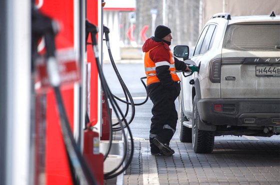 Pengolahan minyak dalam negeri di luar negeri akan didukung oleh anggaran Rusia. Mengapa hal ini diperlukan dan siapa yang bisa menerima pembayaran.