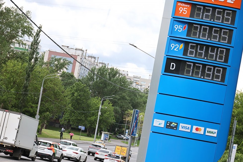 Mengapa Kenaikan Harga Bensin dan Diesel Mempercepat? Dijelaskan oleh Ahli "GR"
